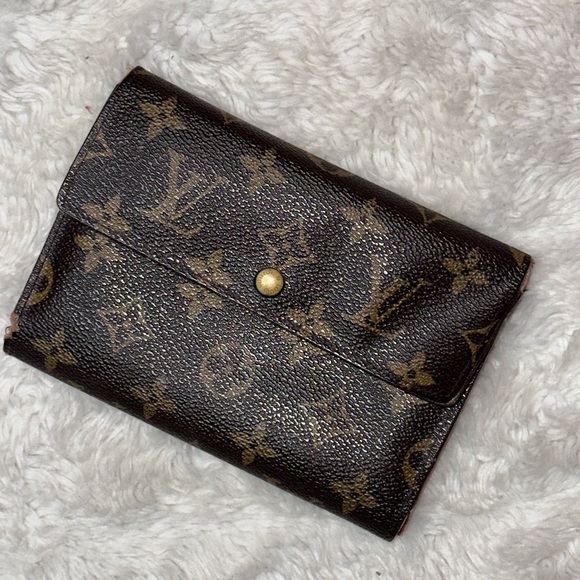 LV Giveaway ๐๐๐๐Louis Vuitton Vintage Monogram Small Wallet๐ซถ๐ซถLV GIVEAWAY ๐ซถ๐ซถ๐ซถ๐ซถ๐ซถ - Picture 1 of 13